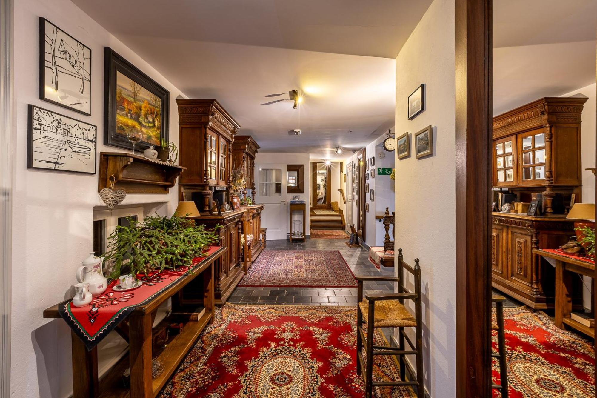 Bed and Breakfast Gosciniec Pod Zajacem Олесница Экстерьер фото