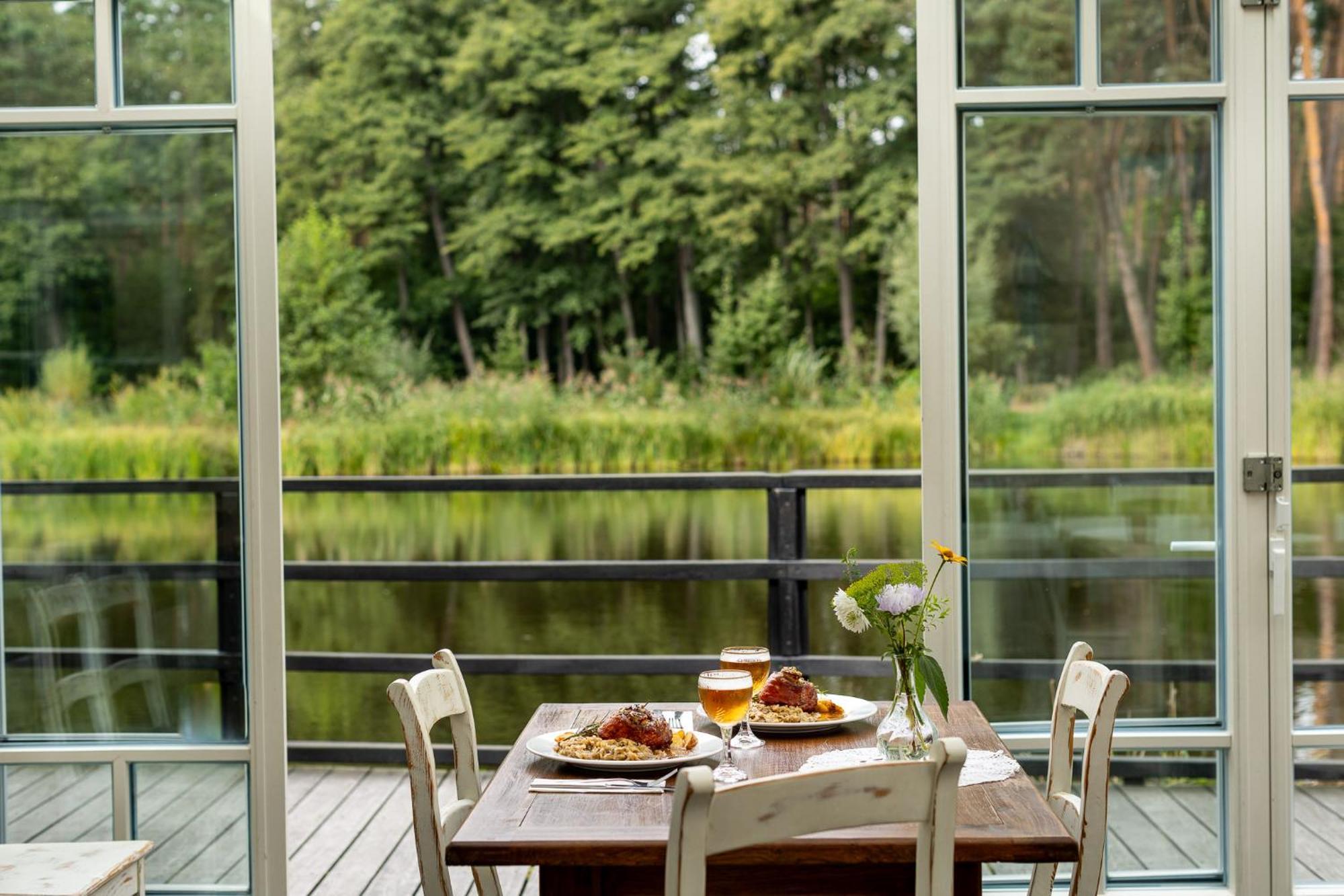 Bed and Breakfast Gosciniec Pod Zajacem Олесница Экстерьер фото