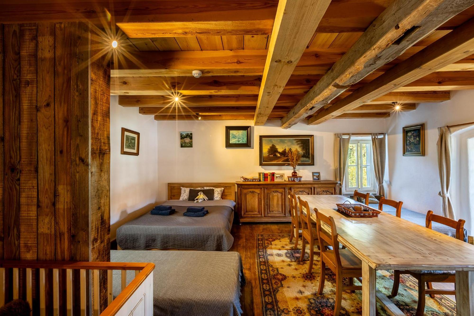 Bed and Breakfast Gosciniec Pod Zajacem Олесница Экстерьер фото