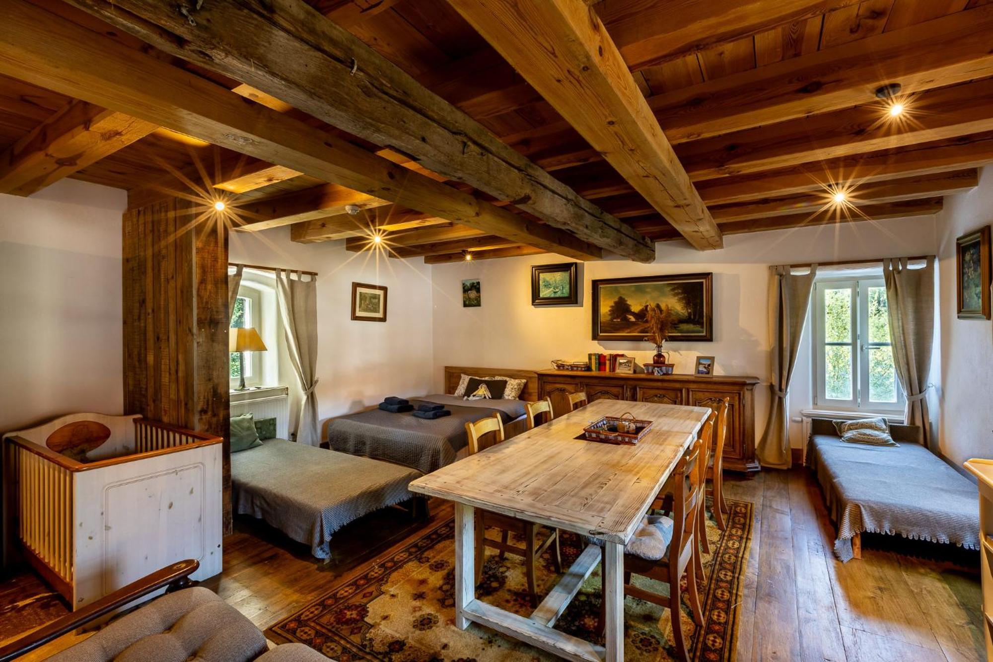 Bed and Breakfast Gosciniec Pod Zajacem Олесница Экстерьер фото