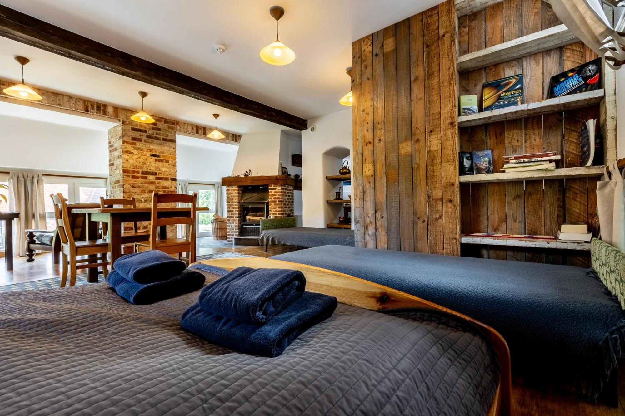 Bed and Breakfast Gosciniec Pod Zajacem Олесница Экстерьер фото
