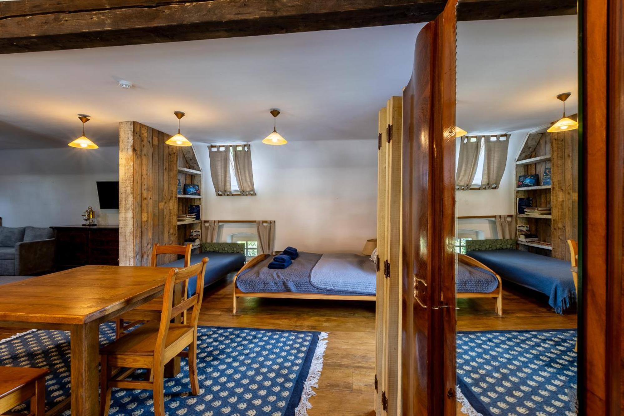 Bed and Breakfast Gosciniec Pod Zajacem Олесница Экстерьер фото