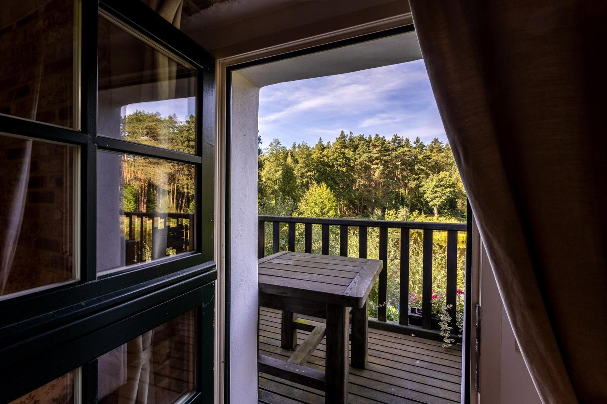 Bed and Breakfast Gosciniec Pod Zajacem Олесница Экстерьер фото