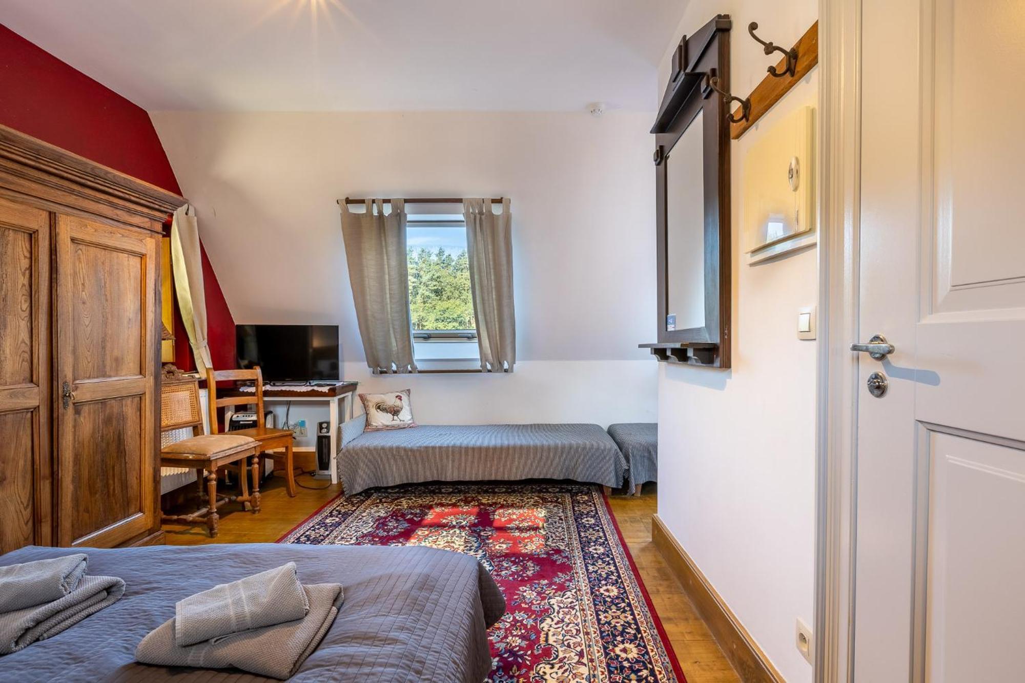 Bed and Breakfast Gosciniec Pod Zajacem Олесница Экстерьер фото