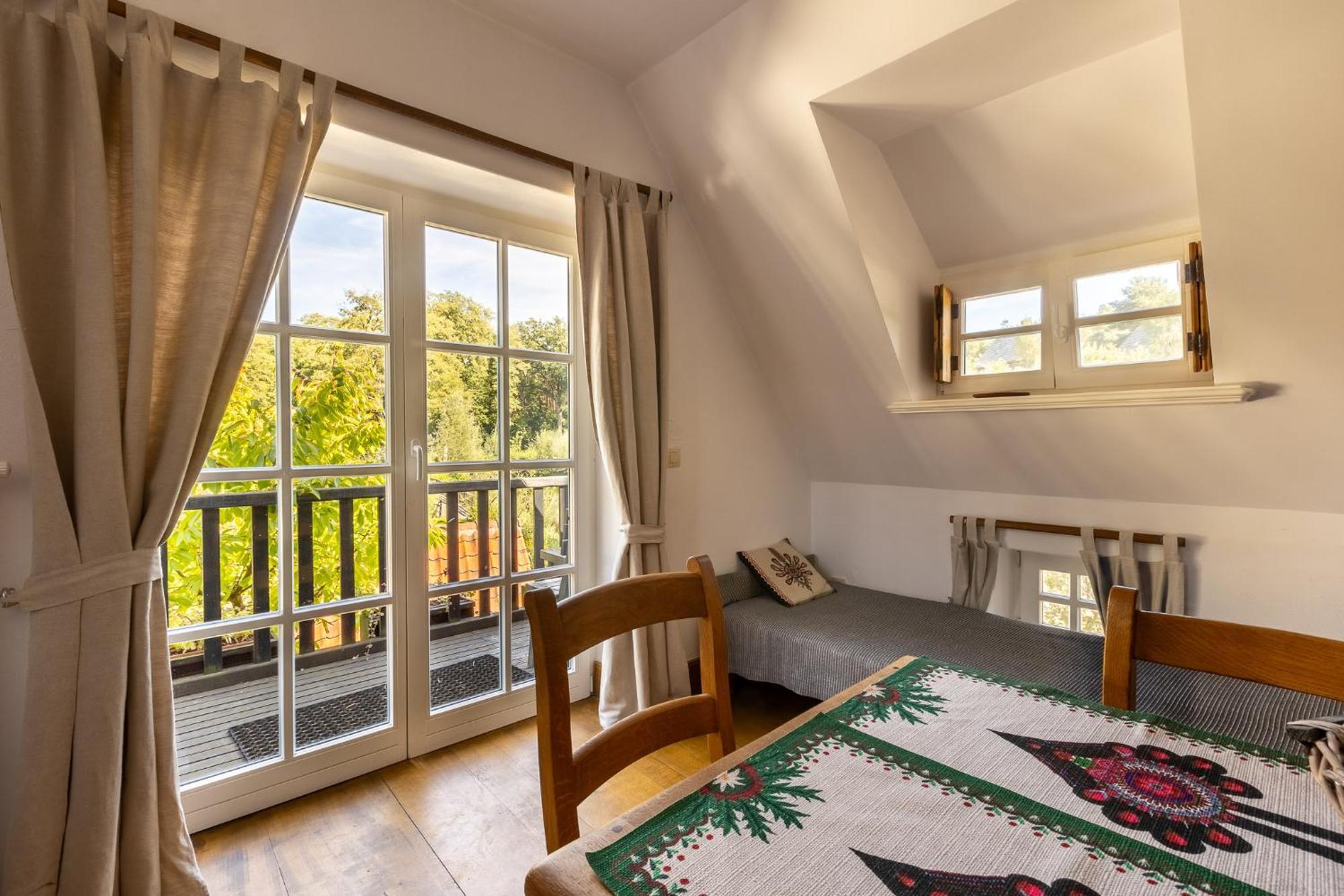 Bed and Breakfast Gosciniec Pod Zajacem Олесница Экстерьер фото