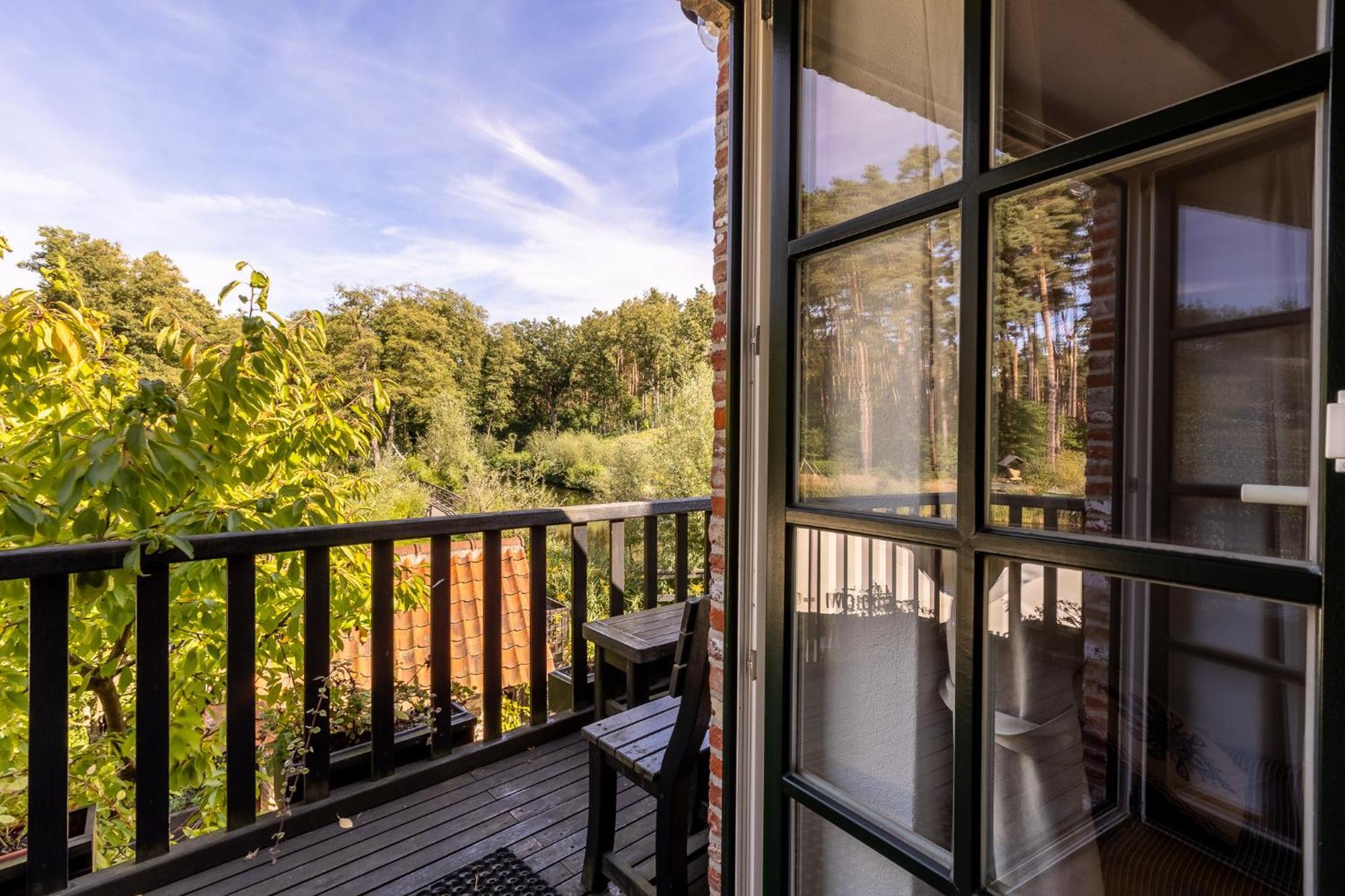 Bed and Breakfast Gosciniec Pod Zajacem Олесница Экстерьер фото
